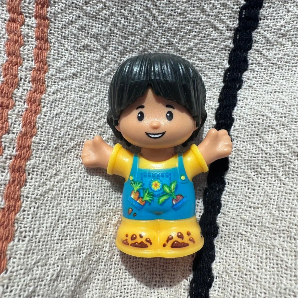 Fisher Price Little People Gardener Farmer Girl Yellow Blue Overalls Black Hair